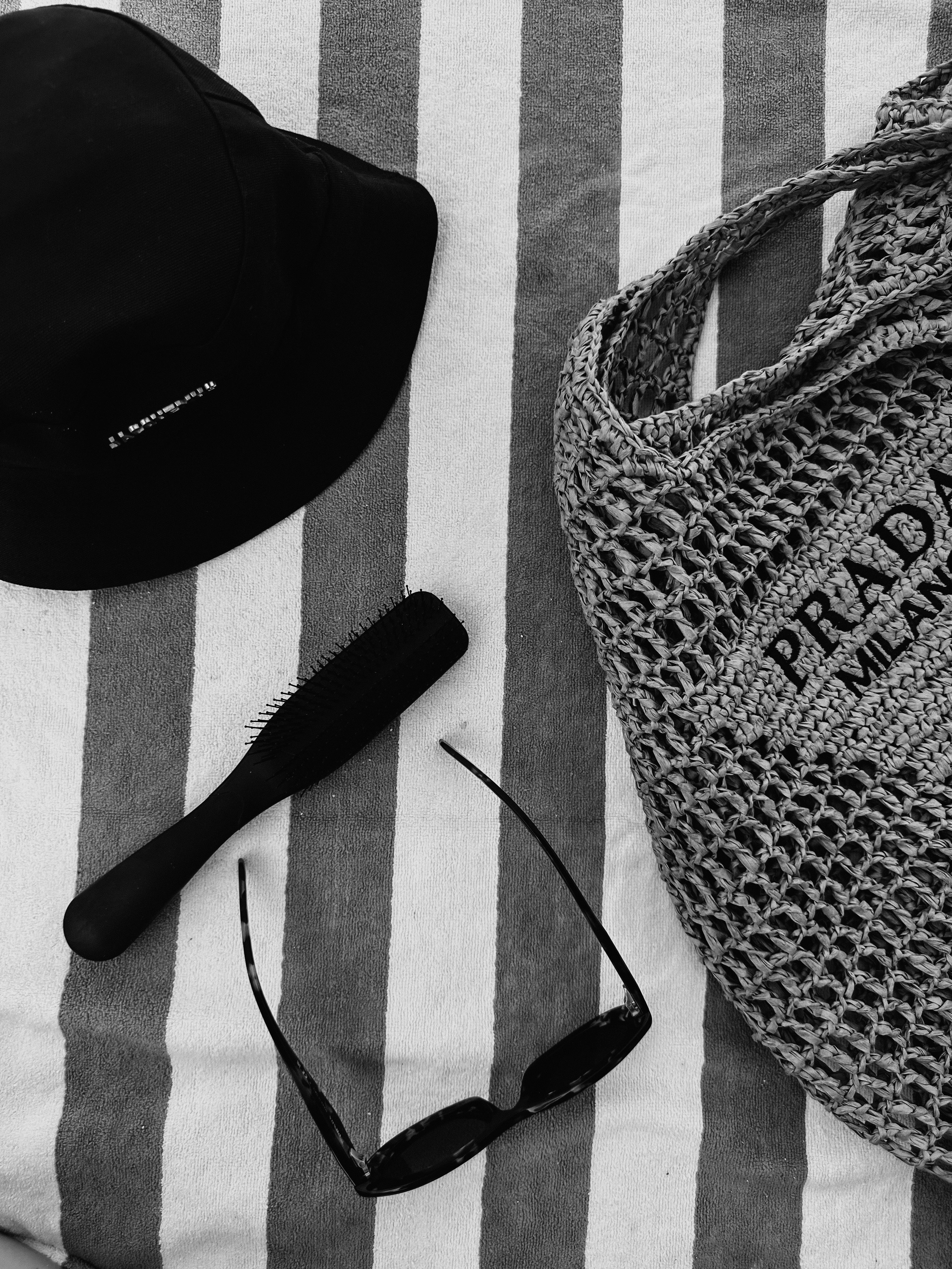 SOS-Haarpflege direkt nach dem Baden – das gehört in deine Strandtasche